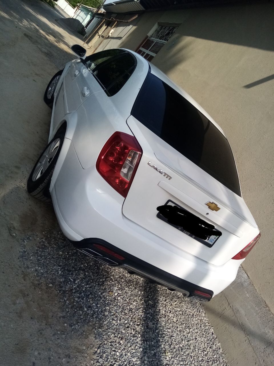 Lasetti 1.8 mexanika. Holati yaxshi. Metan. Ishga minib turgan moshina