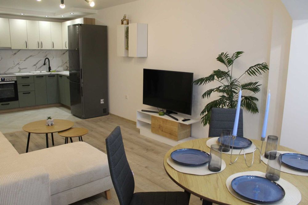 Тристаен апартамент с гледка към морето от собственик