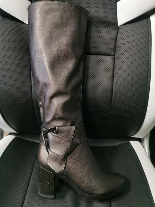 Нови дамски високи ботуши