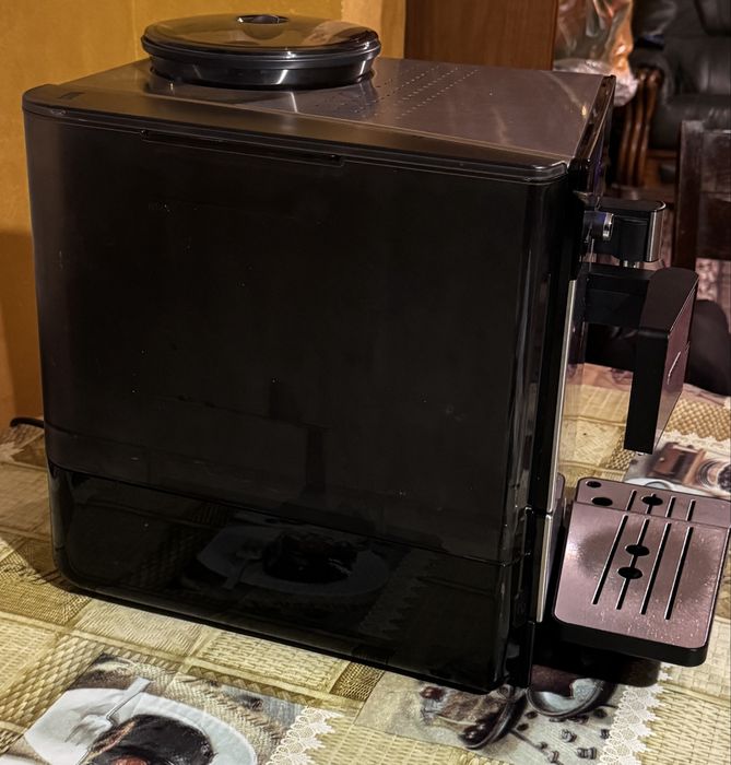 Продавам кафе мащина siemens EQ.8