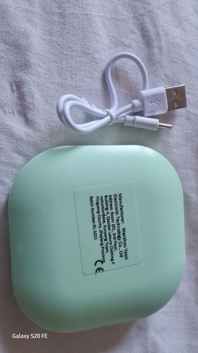 Vând oglindă machiaj de poșetă cu lumină led