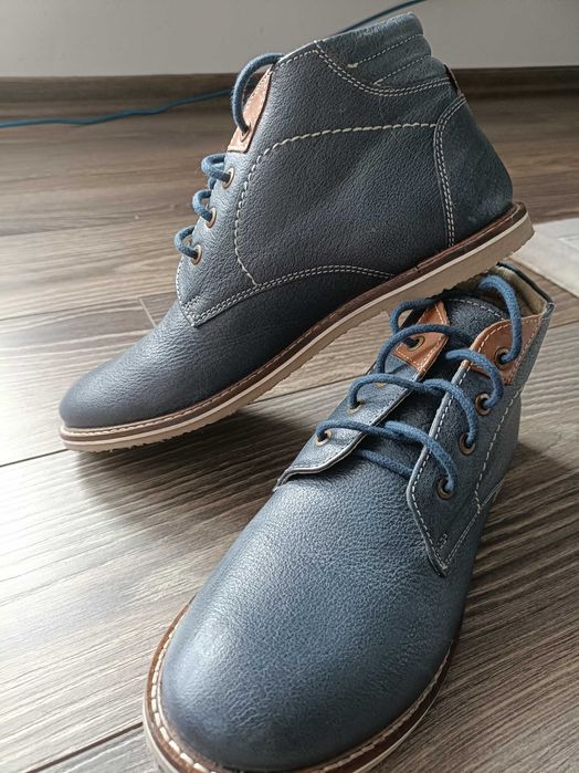 Vând pantofi noi marca Hush Puppies