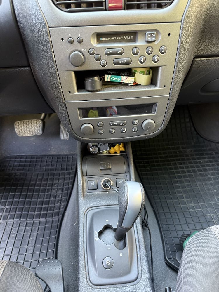 Vand opel corsa 1,2 benzina (automat)