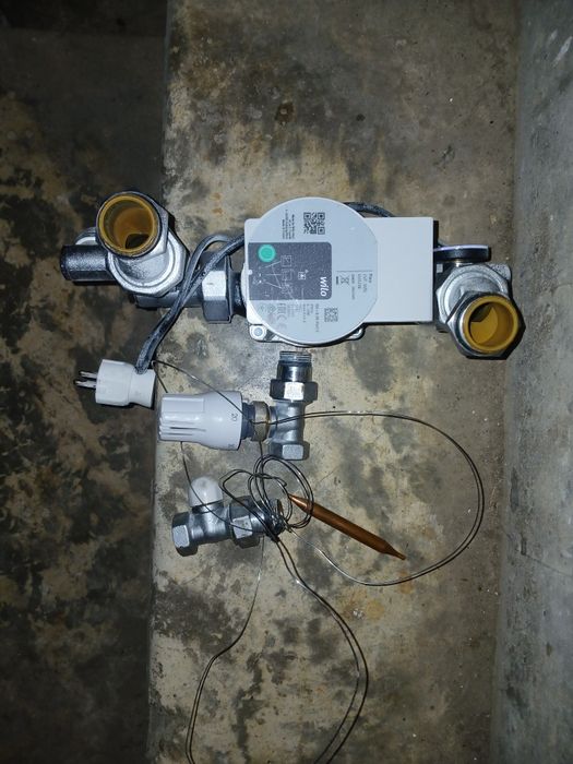 Grup pompare incalzire in pardoseala