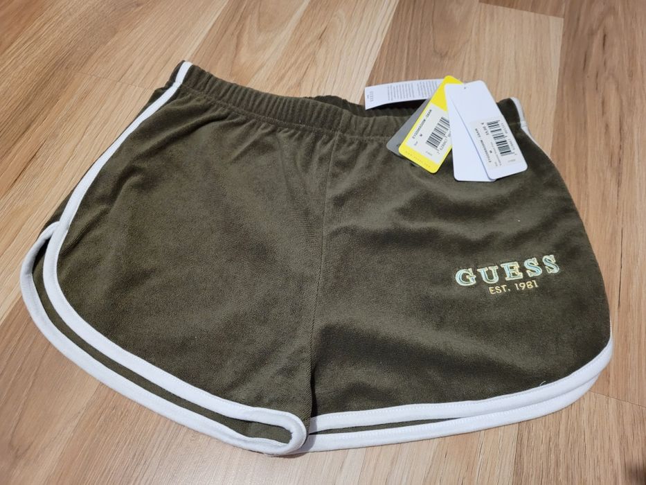 Pantaloni scurti Guess