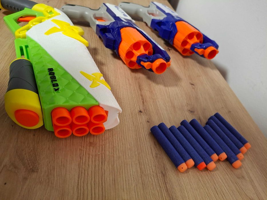 Vand lot jucarii cu 3 arme Nerf