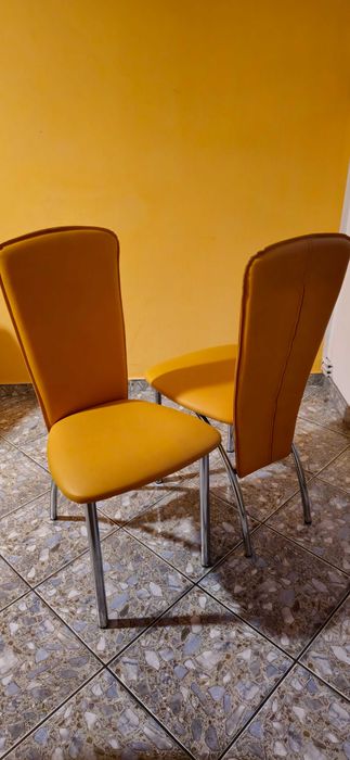 masa extensibila + 6 scaune portocaliu