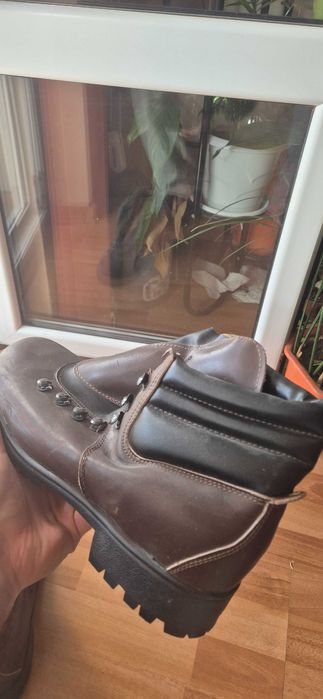 Качествени Български обувки 43