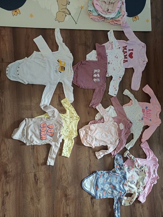 Подарявам бебешки дрешки