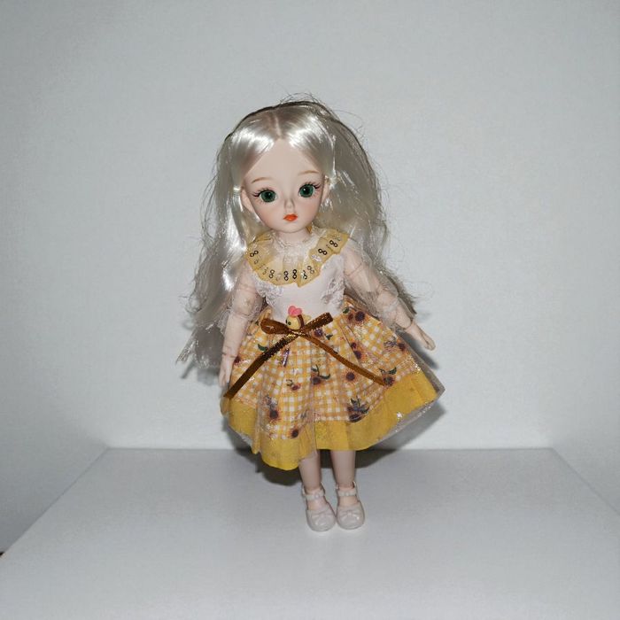 Păpușă Articulată de Colecție (30 cm)