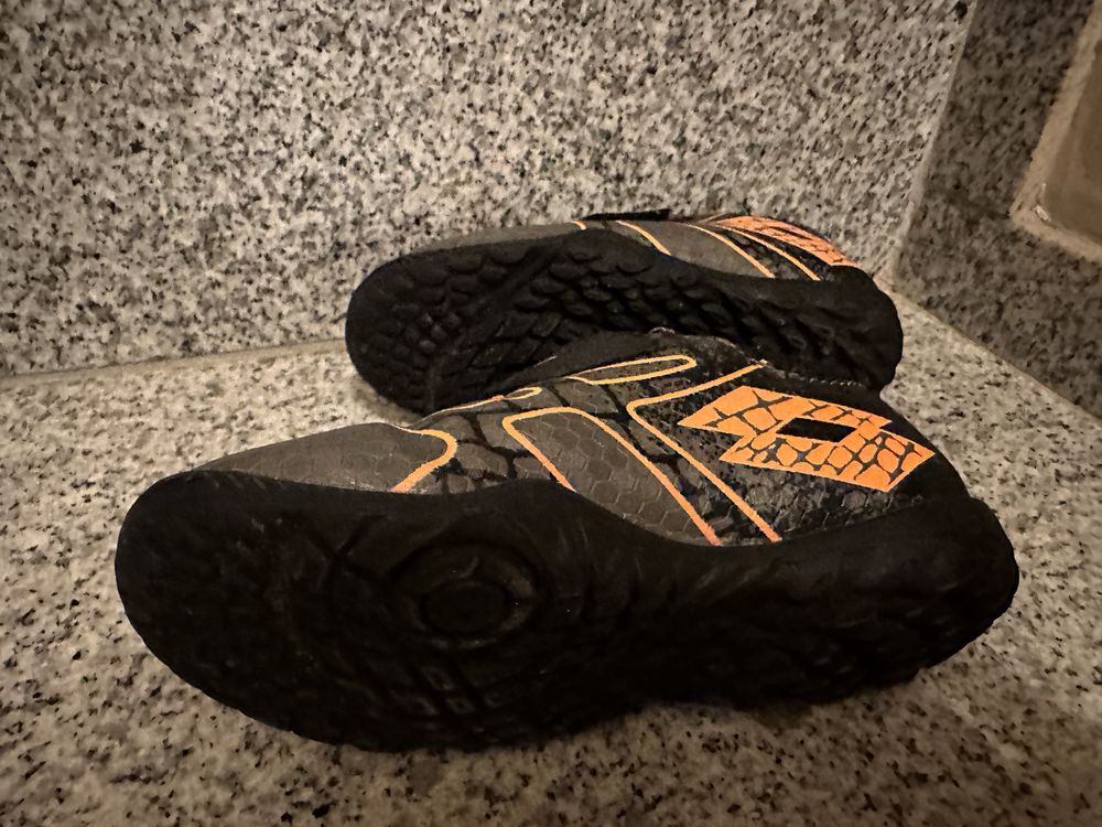 Маратонки umbro