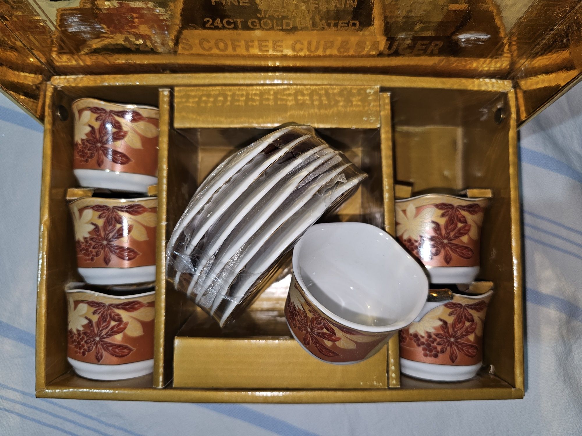 Подарочный набор посуды Yamasen 24K Gold Collection 
Fine Porcelain