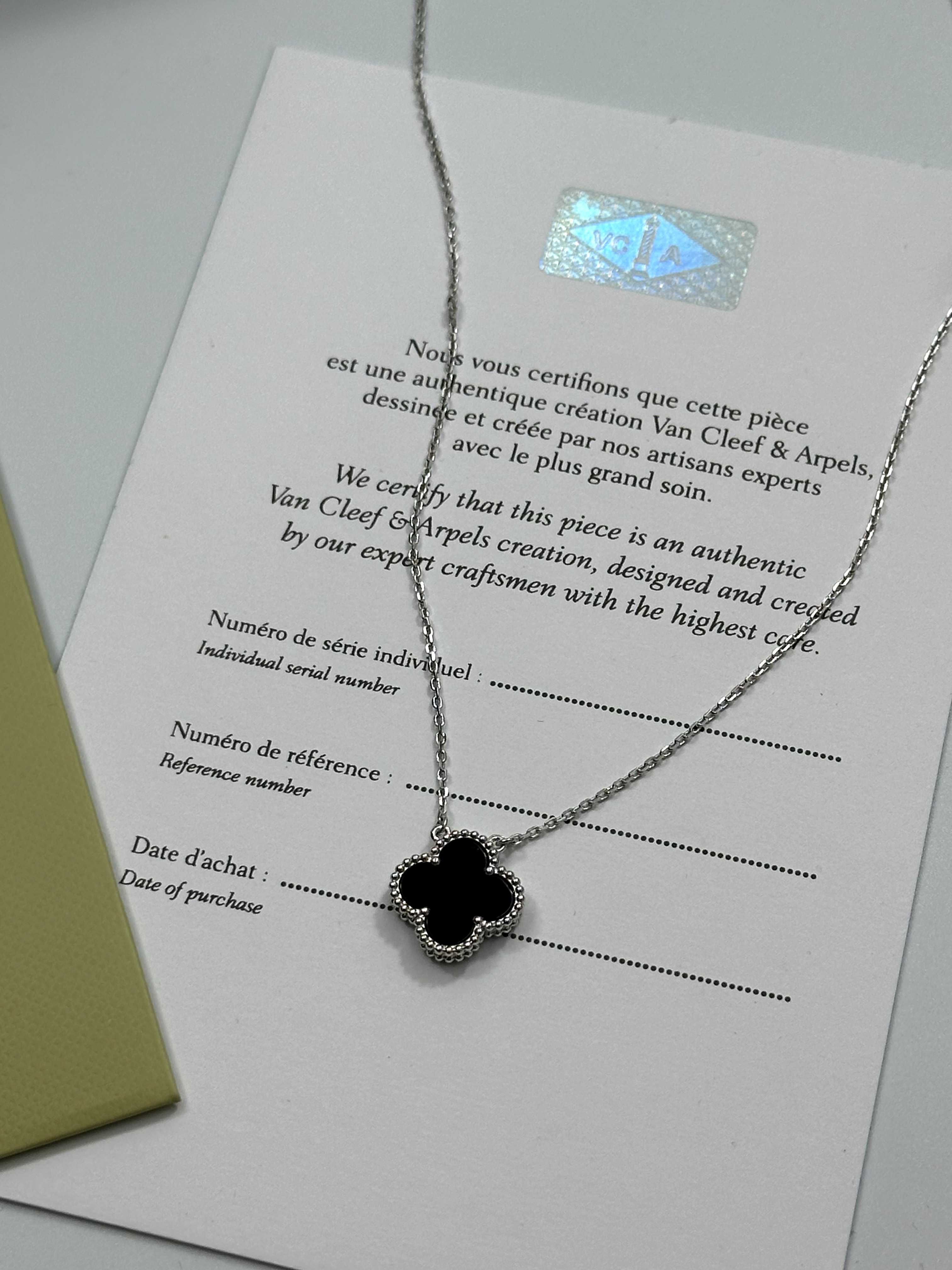 Colier Van Cleef & Arpels Aur Alb 750 Onyx