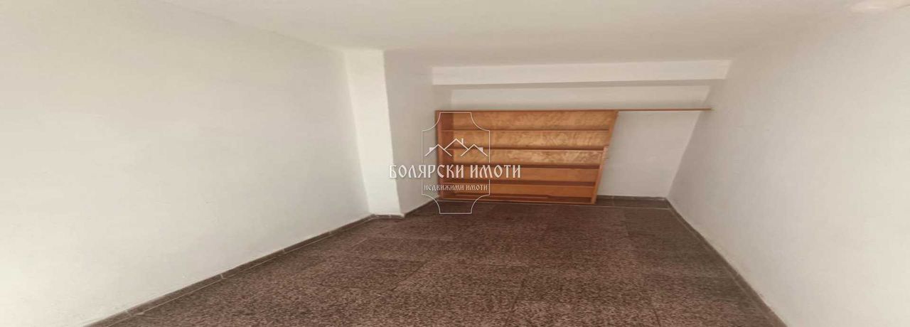 Дава се под наем Офис в Велико Търново, Център - 42 кв.м за 230 € - Снимка #3