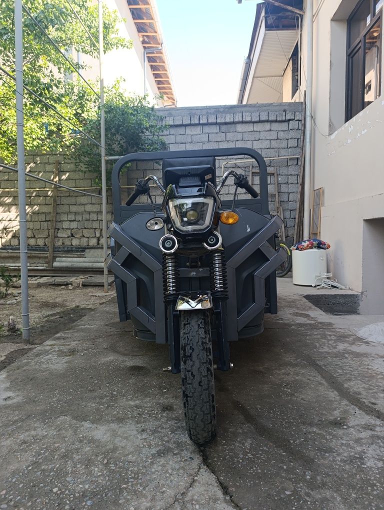 Elektro yuk motosikl