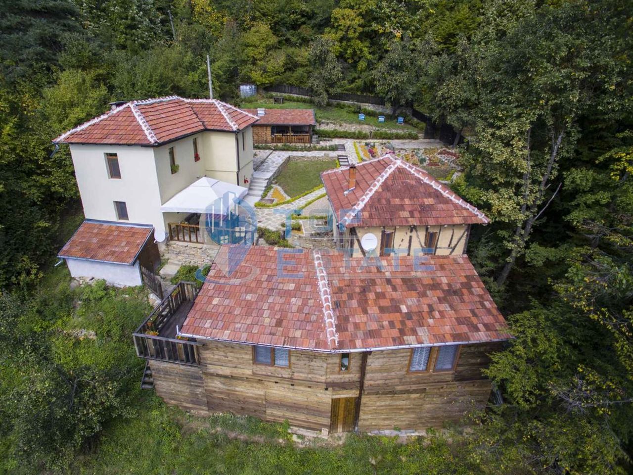 Продава се Къща в Трявна - 210 кв.м за 877 €/кв.м - Снимка #1