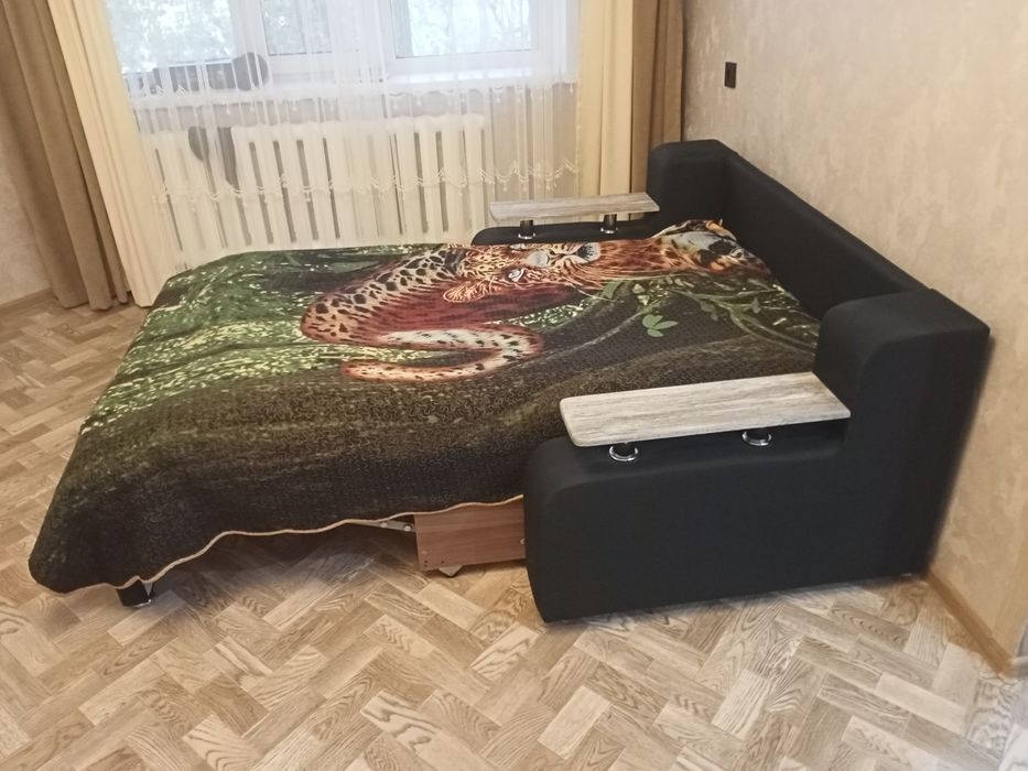 Продам диван гпплрлр