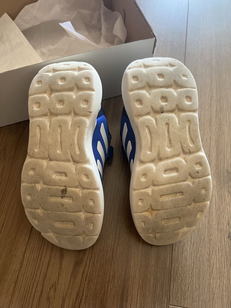 Маратонки adidas