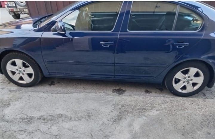 Dezmembrez Skoda octavia 2 facelift 1.6 tdi 105 cp cayc albastru LF5A