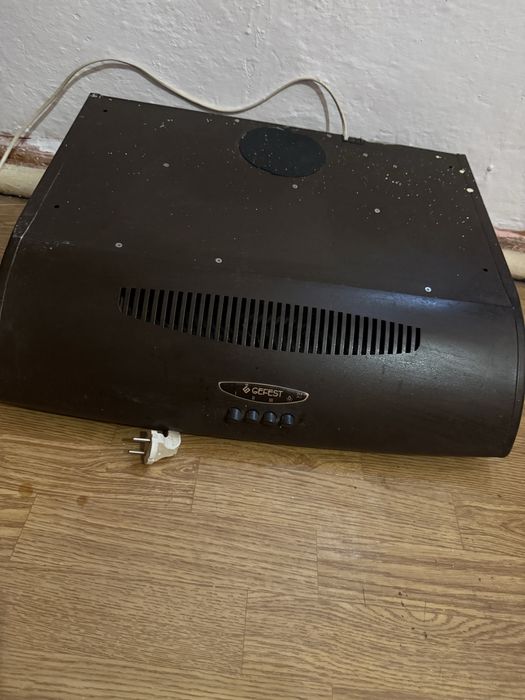 Продам вытяжку в хорошем состоянии