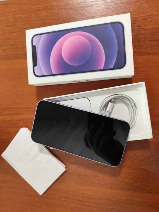 Продам айфон 12 на 64 г с гораниией
