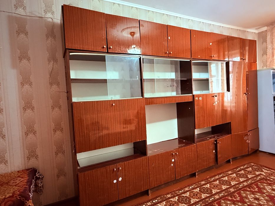 Отдам даром сервант