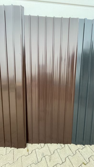 Tabla cutată gri maro visiniu  negru