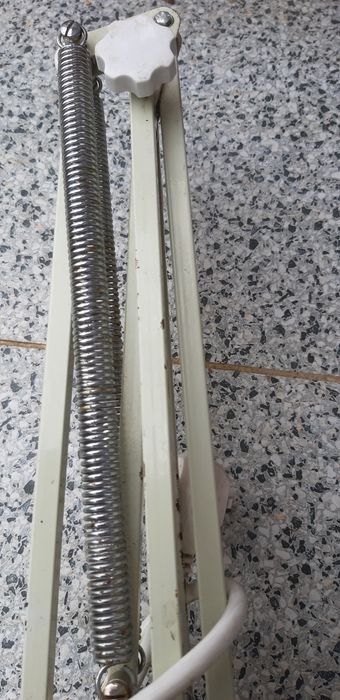 Lampă cu lupă profesională si braț  extensibil