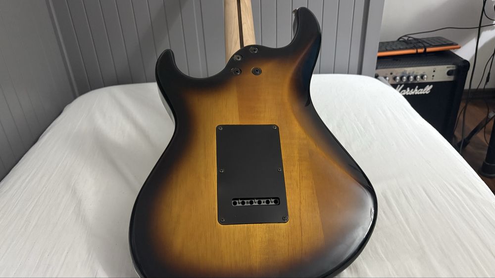 Chitara electrica Cort G210 cu corzi de COBALT