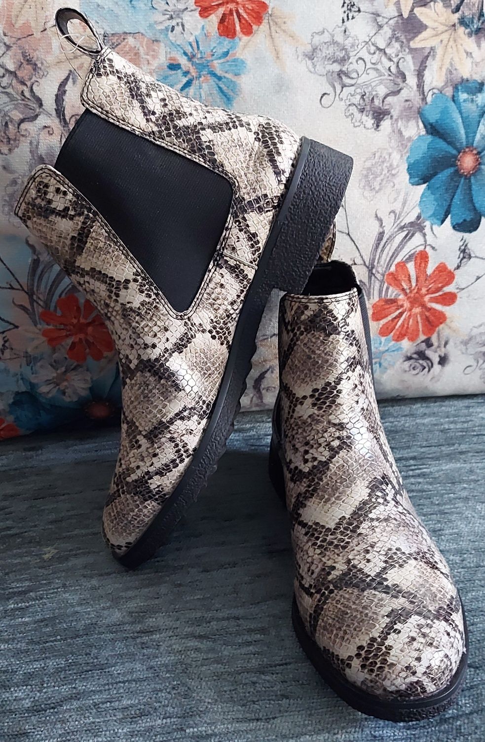 Дамски обувки от естествена кожа, различни модели