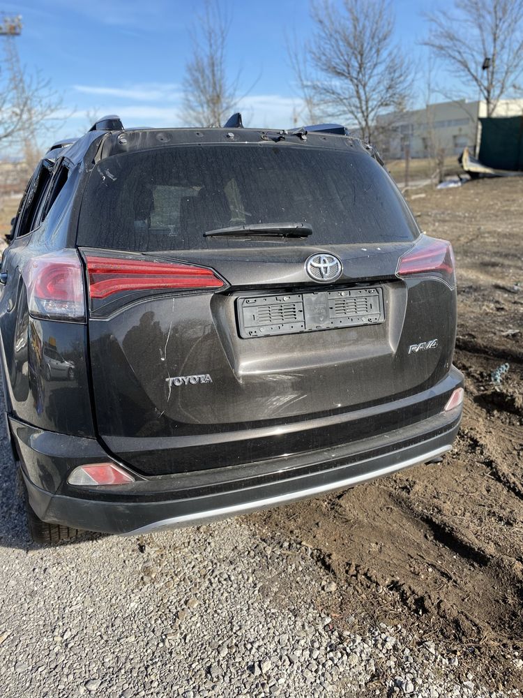 Toyota Rav4 на части!