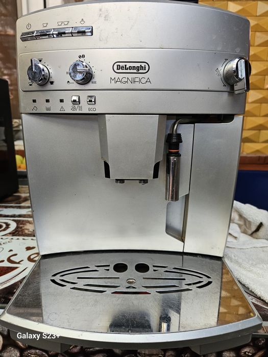 Vând Espressor Delonghi Magnifica