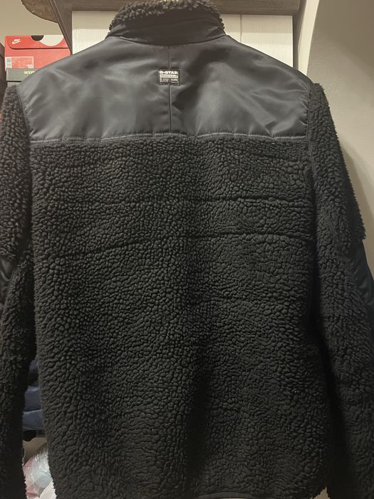 Продавам яке G-star