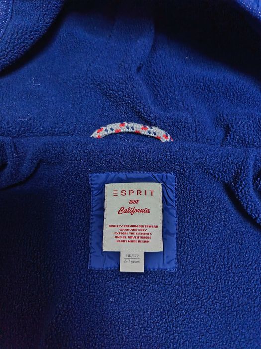 Куртка на девочку 6-7 лет на рост 116-122см