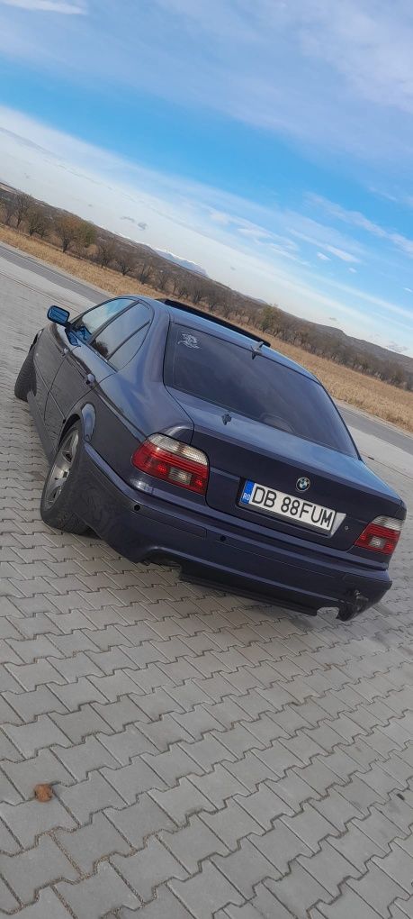 Vând mașina BWN e39