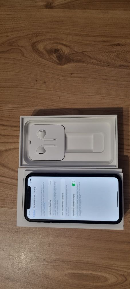 iPhone X R 64 GB