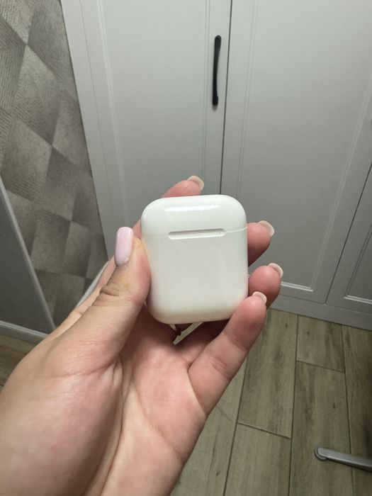 Продам наушники airpods2