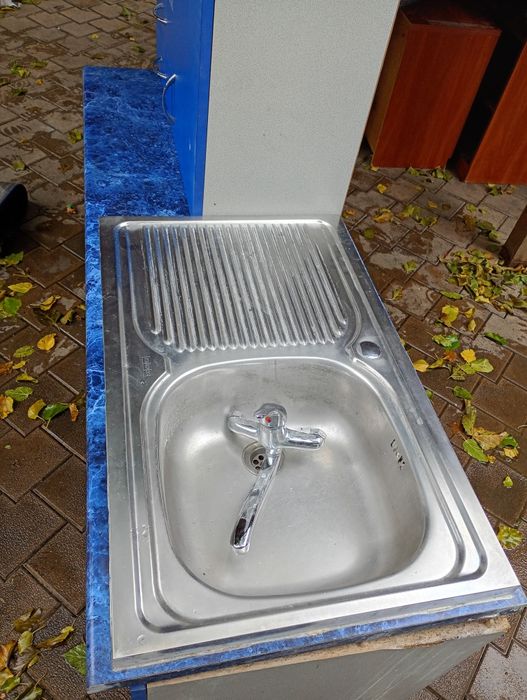 Vând mobila bucatarie. Chiuveta inox franche+baterie+blat sec 3 bucure