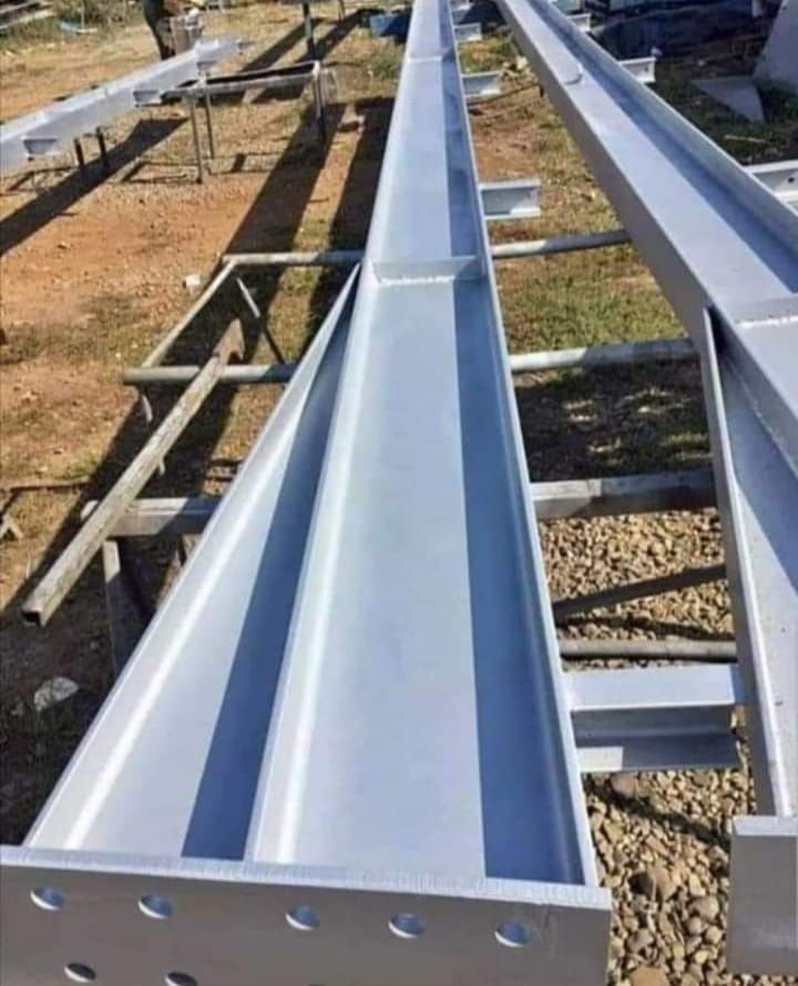 Vând hală metalică 10 m cu 20 m cu 4 m cu montaj  cu plata la