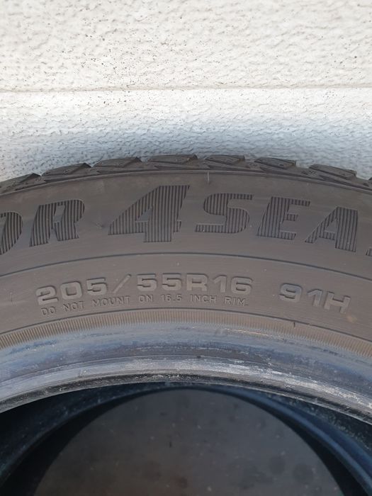 Всесезони гуми 2 броя GOODYEAR Vector4seasons 205 55 R16 дот 2318