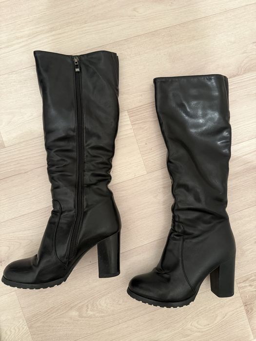 Зимние женские сапоги