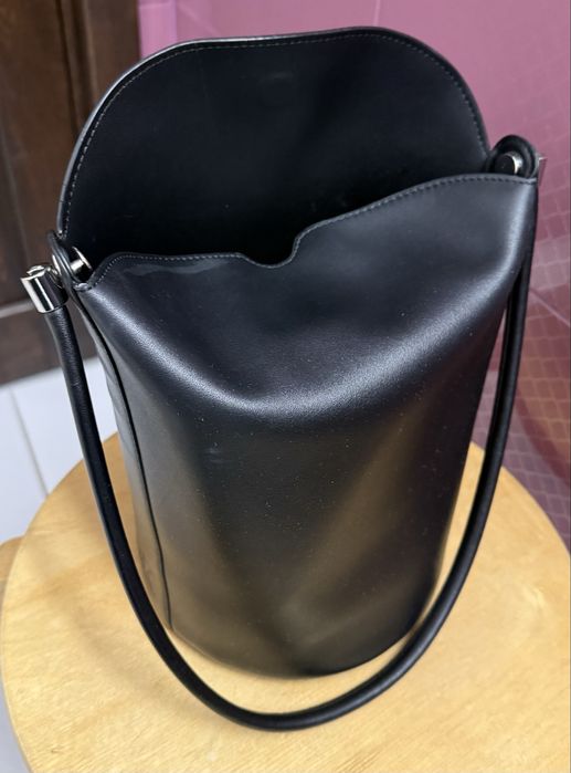 Geanta tip bucket bag, Calvin Klein, fara defecte