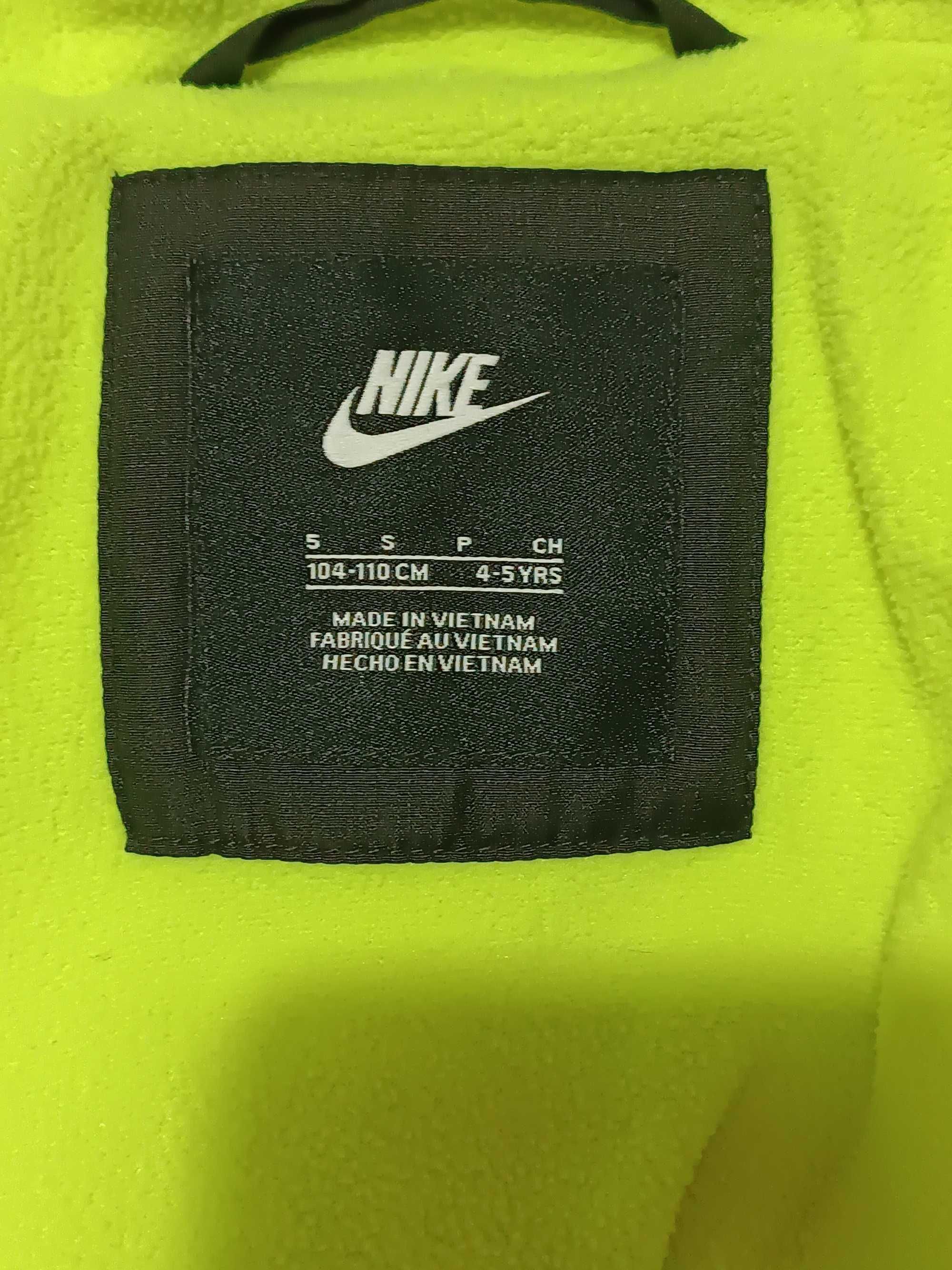 Детско зимно яке Nike, 4-5 г