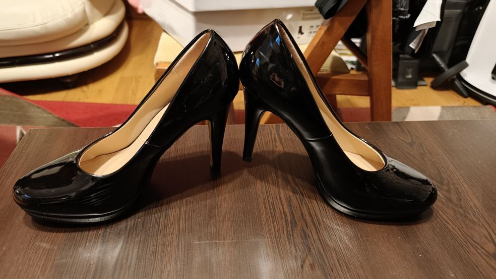 Pantofi negri cu toc