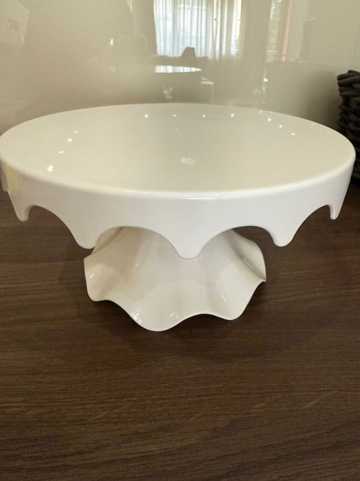 Красива поставка за торта