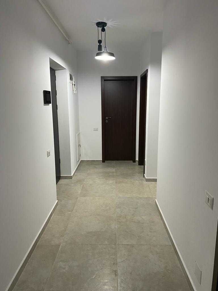 Închiriez apartament decomandat cu 2 camere