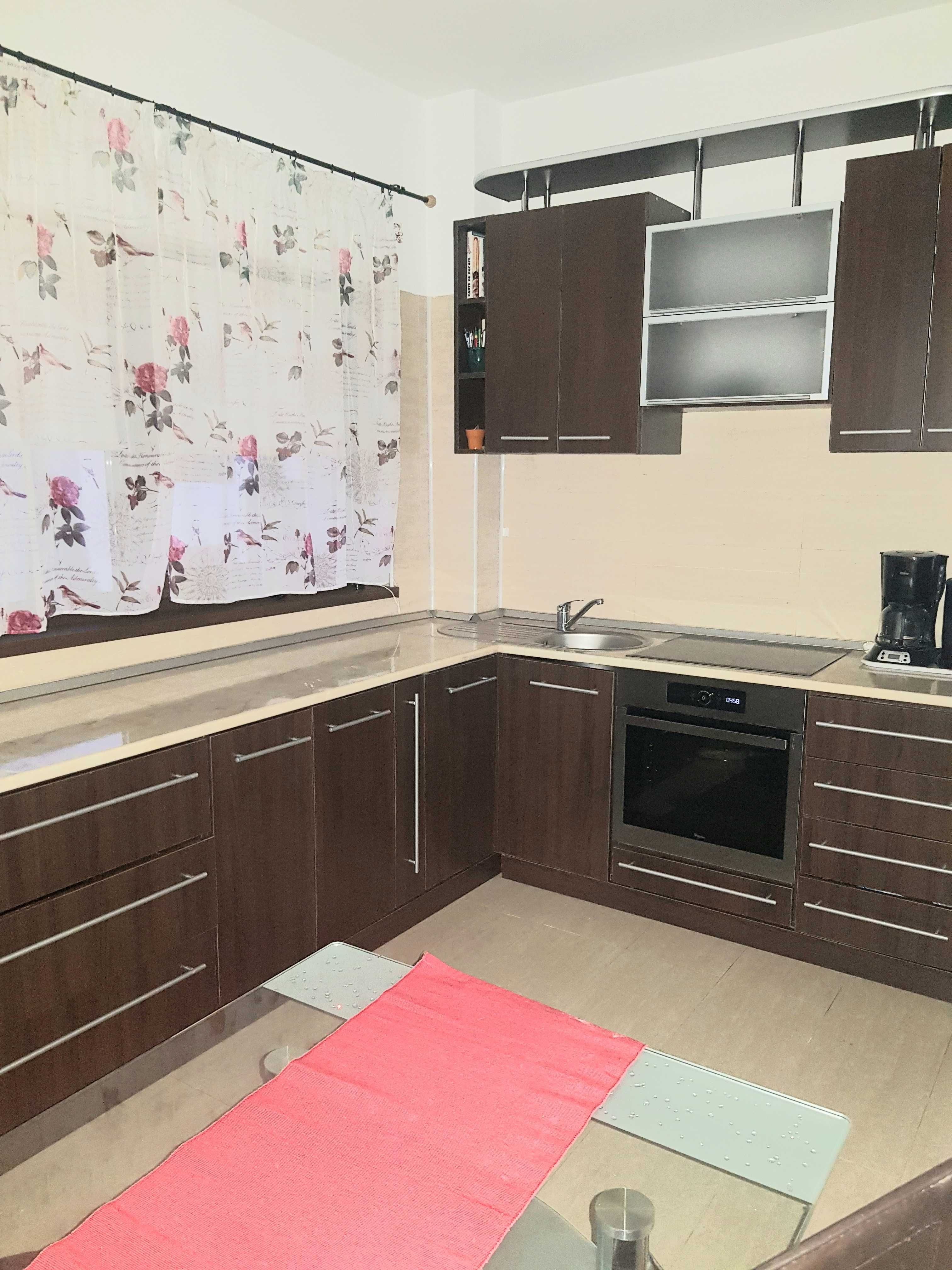 Apartament 3 camere de închiriat!