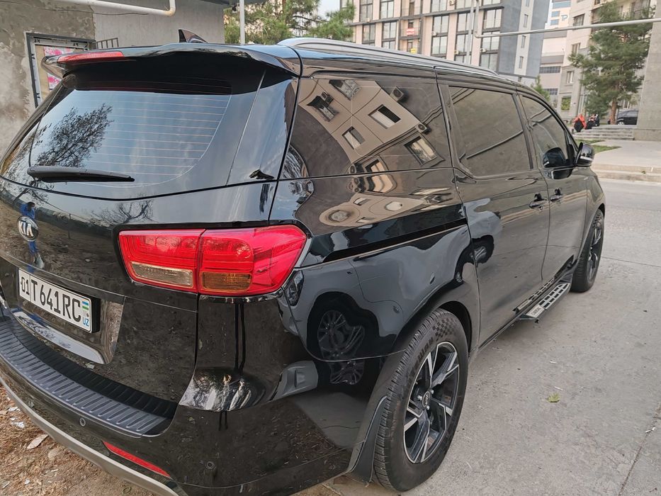 Авто Kia карнивал