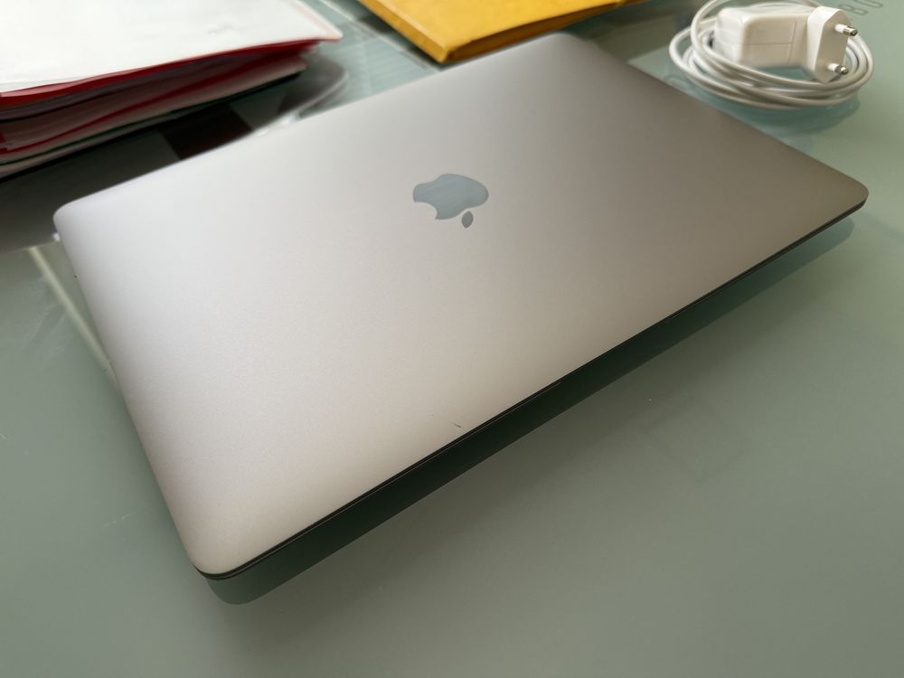 Macbook Air M1 16GB ram, 512GB SSD, 32 цикъла батерия, като нов !