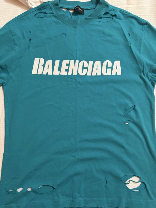 Продавам тениска Balenciaga